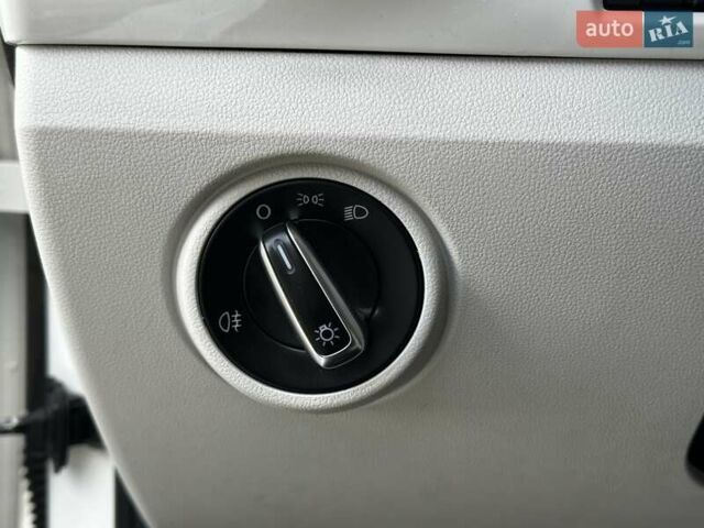 Белый Фольксваген e-up, объемом двигателя 0 л и пробегом 89 тыс. км за 6799 $, фото 18 на Automoto.ua