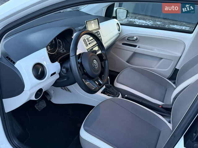 Белый Фольксваген e-up, объемом двигателя 0 л и пробегом 84 тыс. км за 5850 $, фото 9 на Automoto.ua