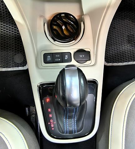 Білий Фольксваген e-up, об'ємом двигуна 60 л та пробігом 126 тис. км за 7200 $, фото 12 на Automoto.ua