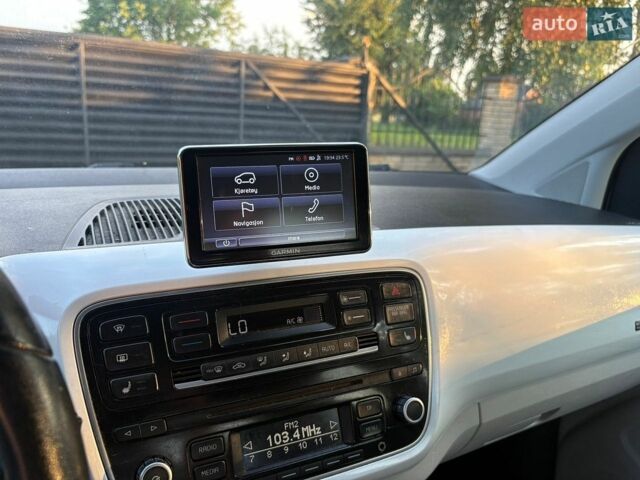 Білий Фольксваген e-up, об'ємом двигуна 0 л та пробігом 142 тис. км за 6400 $, фото 25 на Automoto.ua