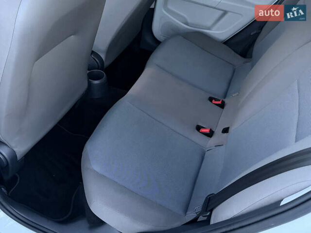 Белый Фольксваген e-up, объемом двигателя 0 л и пробегом 84 тыс. км за 5850 $, фото 11 на Automoto.ua