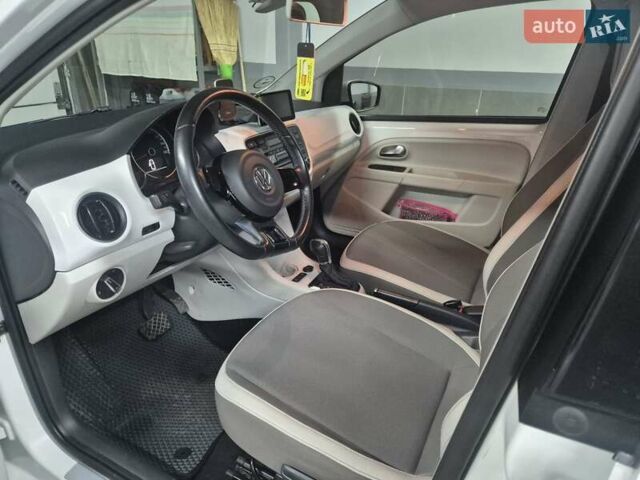 Белый Фольксваген e-up, объемом двигателя 0 л и пробегом 88 тыс. км за 6650 $, фото 5 на Automoto.ua