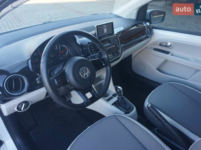 Белый Фольксваген e-up, объемом двигателя 0 л и пробегом 84 тыс. км за 6200 $, фото 26 на Automoto.ua