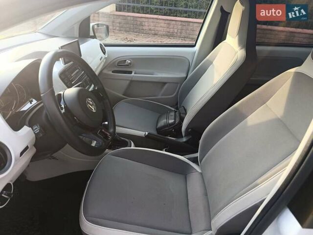 Білий Фольксваген e-up, об'ємом двигуна 0 л та пробігом 108 тис. км за 6930 $, фото 28 на Automoto.ua