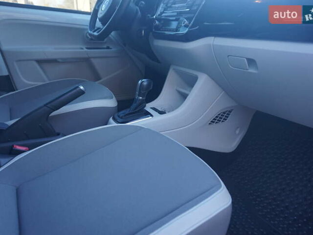 Белый Фольксваген e-up, объемом двигателя 0 л и пробегом 84 тыс. км за 6200 $, фото 38 на Automoto.ua