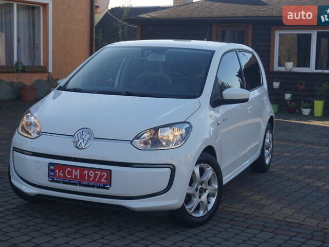 Белый Фольксваген e-up, объемом двигателя 0 л и пробегом 84 тыс. км за 6200 $, фото 2 на Automoto.ua