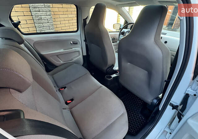 Белый Фольксваген e-up, объемом двигателя 0 л и пробегом 49 тыс. км за 8100 $, фото 20 на Automoto.ua