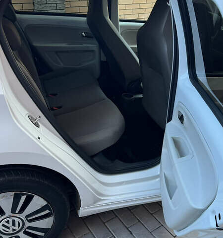 Белый Фольксваген e-up, объемом двигателя 0 л и пробегом 49 тыс. км за 8100 $, фото 18 на Automoto.ua