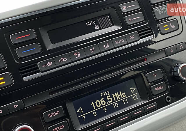 Белый Фольксваген e-up, объемом двигателя 0 л и пробегом 104 тыс. км за 6699 $, фото 39 на Automoto.ua