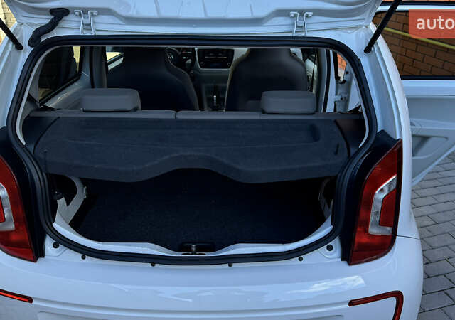 Белый Фольксваген e-up, объемом двигателя 0 л и пробегом 49 тыс. км за 8100 $, фото 17 на Automoto.ua