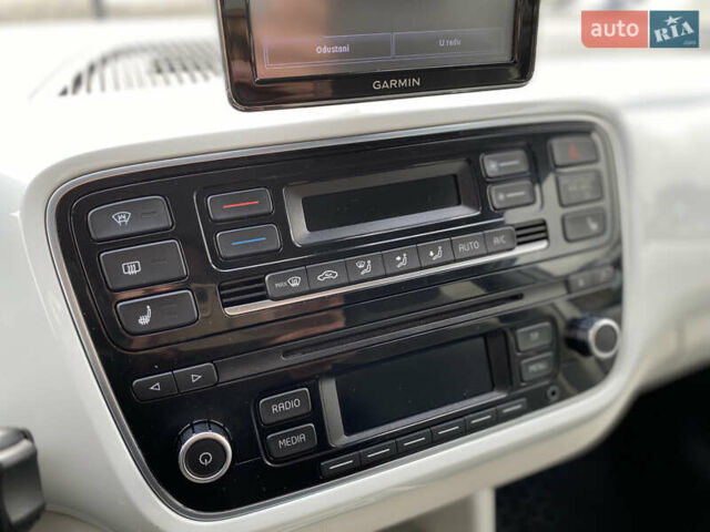 Белый Фольксваген e-up, объемом двигателя 0 л и пробегом 106 тыс. км за 6700 $, фото 59 на Automoto.ua