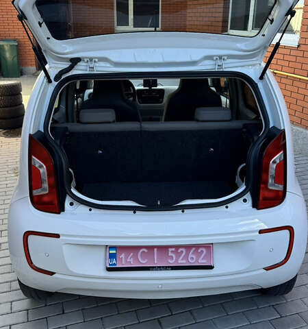 Белый Фольксваген e-up, объемом двигателя 0 л и пробегом 49 тыс. км за 8100 $, фото 15 на Automoto.ua