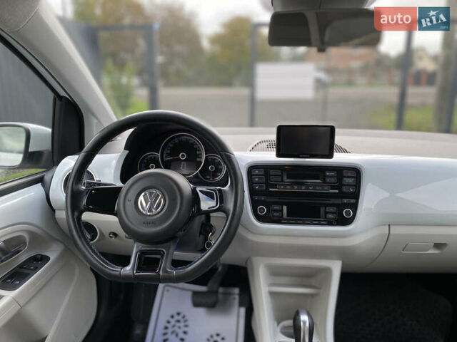 Белый Фольксваген e-up, объемом двигателя 0 л и пробегом 106 тыс. км за 6700 $, фото 48 на Automoto.ua