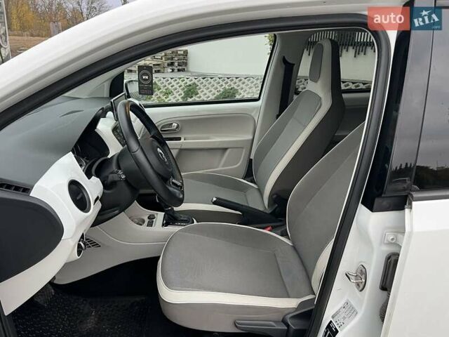 Белый Фольксваген e-up, объемом двигателя 0 л и пробегом 63 тыс. км за 7950 $, фото 6 на Automoto.ua