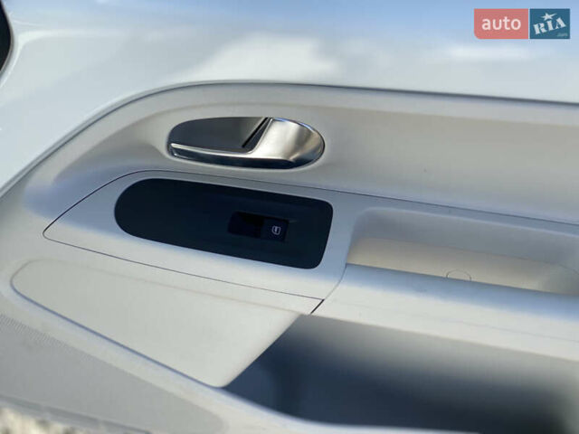 Белый Фольксваген e-up, объемом двигателя 0 л и пробегом 106 тыс. км за 6700 $, фото 32 на Automoto.ua