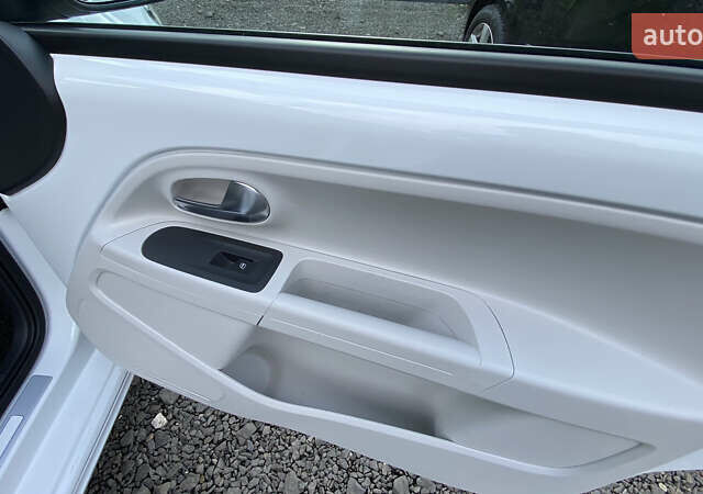 Белый Фольксваген e-up, объемом двигателя 0 л и пробегом 106 тыс. км за 6700 $, фото 56 на Automoto.ua