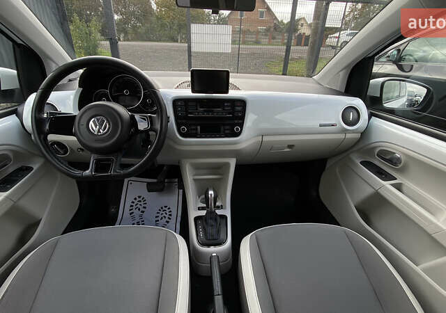 Белый Фольксваген e-up, объемом двигателя 0 л и пробегом 106 тыс. км за 6700 $, фото 51 на Automoto.ua