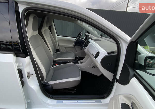 Белый Фольксваген e-up, объемом двигателя 0 л и пробегом 106 тыс. км за 6700 $, фото 55 на Automoto.ua