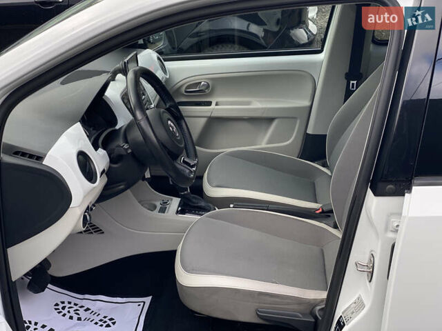 Белый Фольксваген e-up, объемом двигателя 0 л и пробегом 106 тыс. км за 6700 $, фото 42 на Automoto.ua