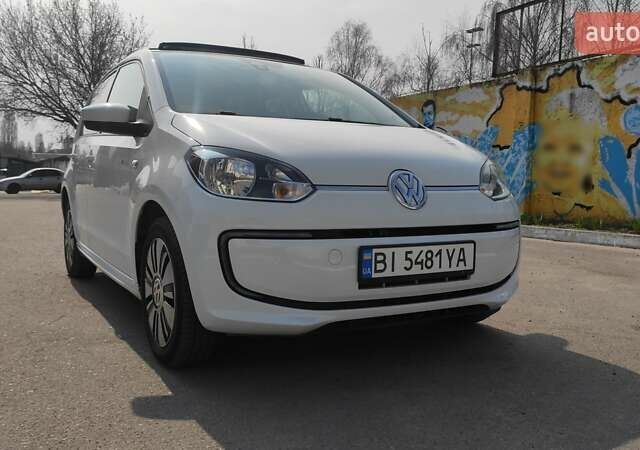 Білий Фольксваген e-up, об'ємом двигуна 0 л та пробігом 67 тис. км за 7500 $, фото 7 на Automoto.ua