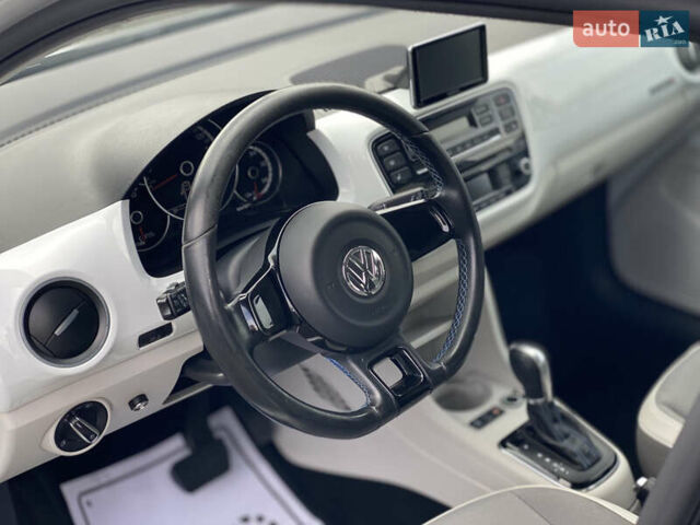 Белый Фольксваген e-up, объемом двигателя 0 л и пробегом 106 тыс. км за 6700 $, фото 65 на Automoto.ua