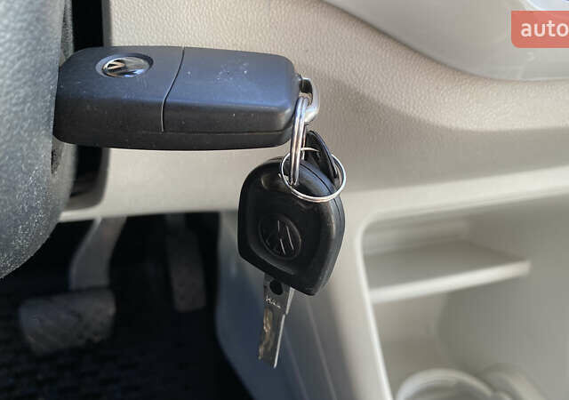 Белый Фольксваген e-up, объемом двигателя 0 л и пробегом 106 тыс. км за 6700 $, фото 35 на Automoto.ua