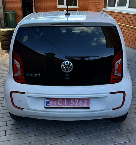 Белый Фольксваген e-up, объемом двигателя 0 л и пробегом 49 тыс. км за 8100 $, фото 6 на Automoto.ua