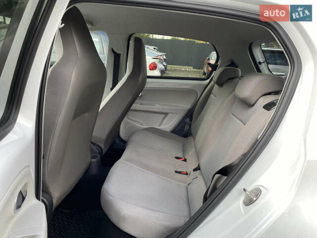 Белый Фольксваген e-up, объемом двигателя 0 л и пробегом 106 тыс. км за 6700 $, фото 45 на Automoto.ua