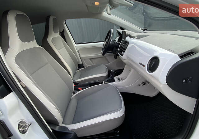 Белый Фольксваген e-up, объемом двигателя 0 л и пробегом 106 тыс. км за 6700 $, фото 52 на Automoto.ua