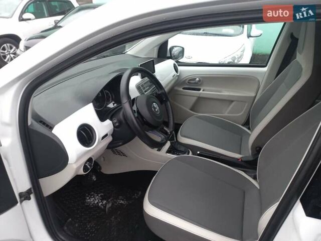 Білий Фольксваген e-up, об'ємом двигуна 0 л та пробігом 67 тис. км за 6200 $, фото 10 на Automoto.ua