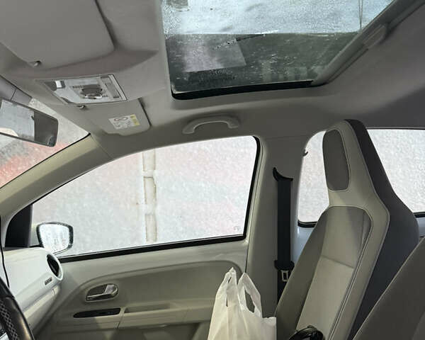 Білий Фольксваген e-up, об'ємом двигуна 0 л та пробігом 68 тис. км за 6600 $, фото 10 на Automoto.ua