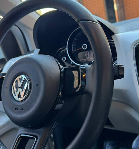 Белый Фольксваген e-up, объемом двигателя 0 л и пробегом 49 тыс. км за 8100 $, фото 45 на Automoto.ua