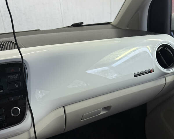 Білий Фольксваген e-up, об'ємом двигуна 0 л та пробігом 68 тис. км за 6600 $, фото 9 на Automoto.ua