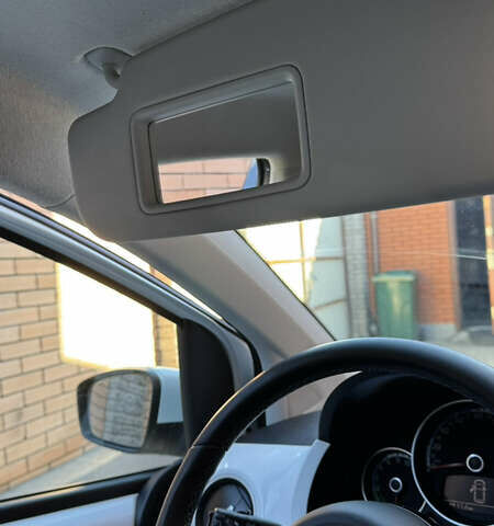 Белый Фольксваген e-up, объемом двигателя 0 л и пробегом 49 тыс. км за 8100 $, фото 44 на Automoto.ua