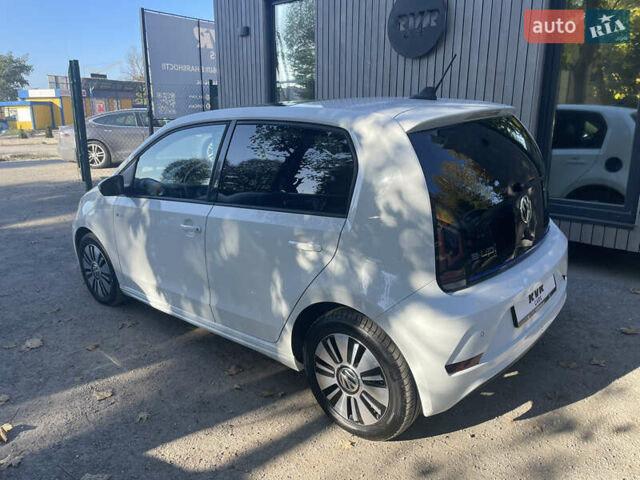 Белый Фольксваген e-up, объемом двигателя 0 л и пробегом 175 тыс. км за 6900 $, фото 4 на Automoto.ua