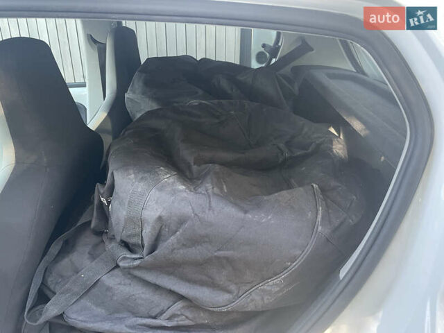 Белый Фольксваген e-up, объемом двигателя 0 л и пробегом 175 тыс. км за 6900 $, фото 18 на Automoto.ua