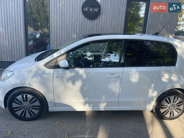 Белый Фольксваген e-up, объемом двигателя 0 л и пробегом 175 тыс. км за 6900 $, фото 3 на Automoto.ua