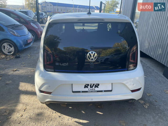 Белый Фольксваген e-up, объемом двигателя 0 л и пробегом 175 тыс. км за 6900 $, фото 5 на Automoto.ua