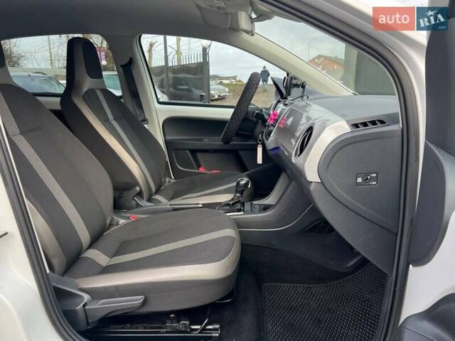 Белый Фольксваген e-up, объемом двигателя 0 л и пробегом 125 тыс. км за 8490 $, фото 11 на Automoto.ua