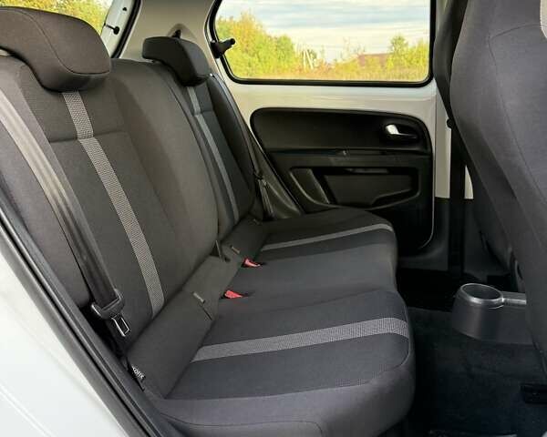 Белый Фольксваген e-up, объемом двигателя 0 л и пробегом 78 тыс. км за 7600 $, фото 22 на Automoto.ua