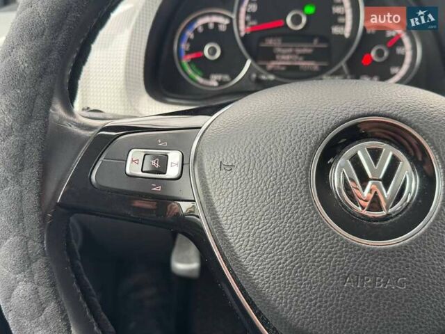 Білий Фольксваген e-up, об'ємом двигуна 0 л та пробігом 126 тис. км за 7790 $, фото 23 на Automoto.ua