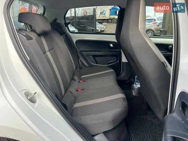 Белый Фольксваген e-up, объемом двигателя 0 л и пробегом 125 тыс. км за 8490 $, фото 10 на Automoto.ua