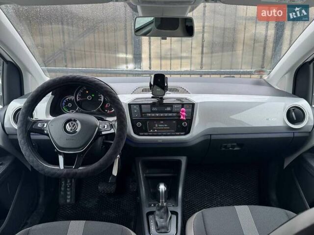 Білий Фольксваген e-up, об'ємом двигуна 0 л та пробігом 126 тис. км за 7790 $, фото 26 на Automoto.ua