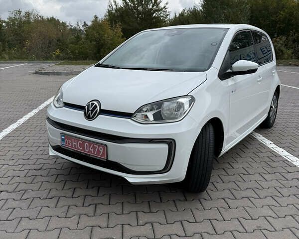 Белый Фольксваген e-up, объемом двигателя 0 л и пробегом 95 тыс. км за 12500 $, фото 2 на Automoto.ua