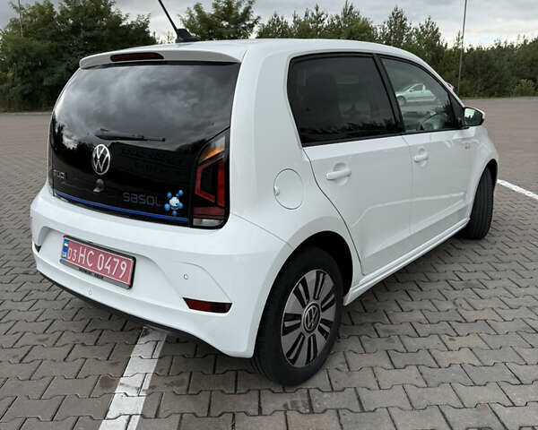 Белый Фольксваген e-up, объемом двигателя 0 л и пробегом 95 тыс. км за 12500 $, фото 7 на Automoto.ua
