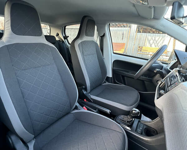 Белый Фольксваген e-up, объемом двигателя 0 л и пробегом 128 тыс. км за 11000 $, фото 19 на Automoto.ua