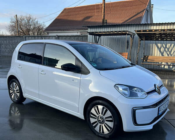 Белый Фольксваген e-up, объемом двигателя 0 л и пробегом 128 тыс. км за 11000 $, фото 4 на Automoto.ua