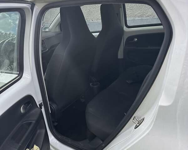 Белый Фольксваген e-up, объемом двигателя 0 л и пробегом 130 тыс. км за 9600 $, фото 5 на Automoto.ua