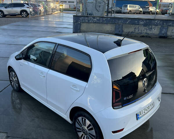 Белый Фольксваген e-up, объемом двигателя 0 л и пробегом 128 тыс. км за 11000 $, фото 24 на Automoto.ua