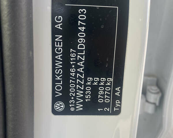 Белый Фольксваген e-up, объемом двигателя 0 л и пробегом 93 тыс. км за 12500 $, фото 41 на Automoto.ua